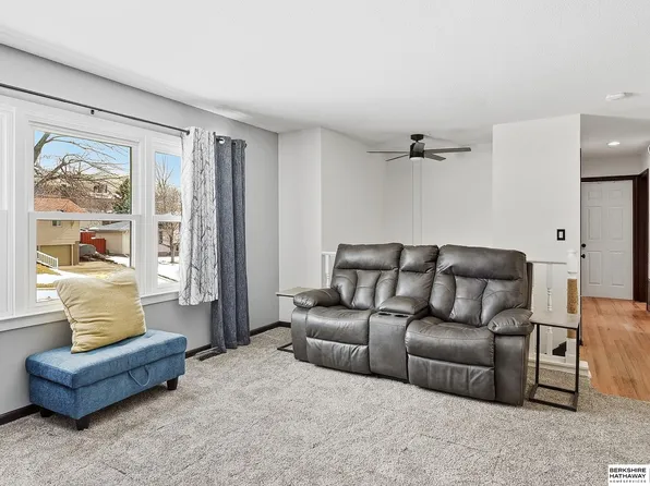 6524 N 75th St, Omaha, NE 68122