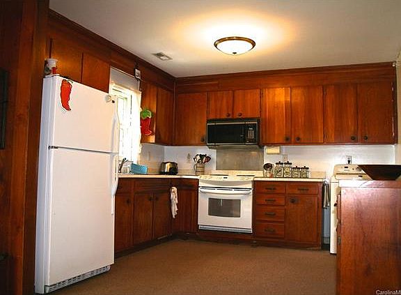 4th image of 6110 Channing Ct