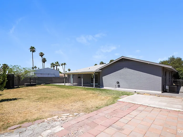 9641 N 41st Dr — Photo 15
