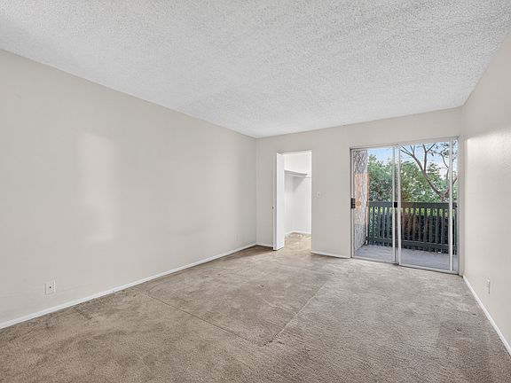 4th image of 576 N Bellflower Blvd Unit 101