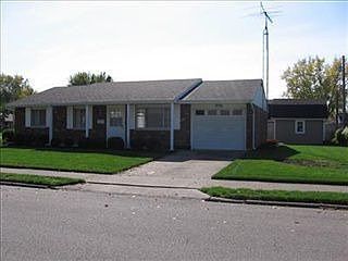 1st image of 1084 Mystic Ln N