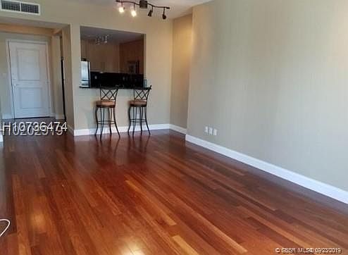 2nd image of 511 SE 5th Ave APT 2015