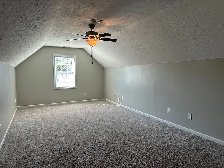 498 New Castle — Photo 31