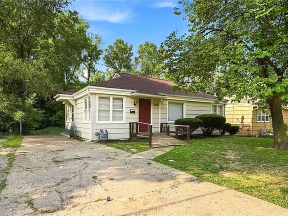 3rd image of 3119 Kimball Ave
