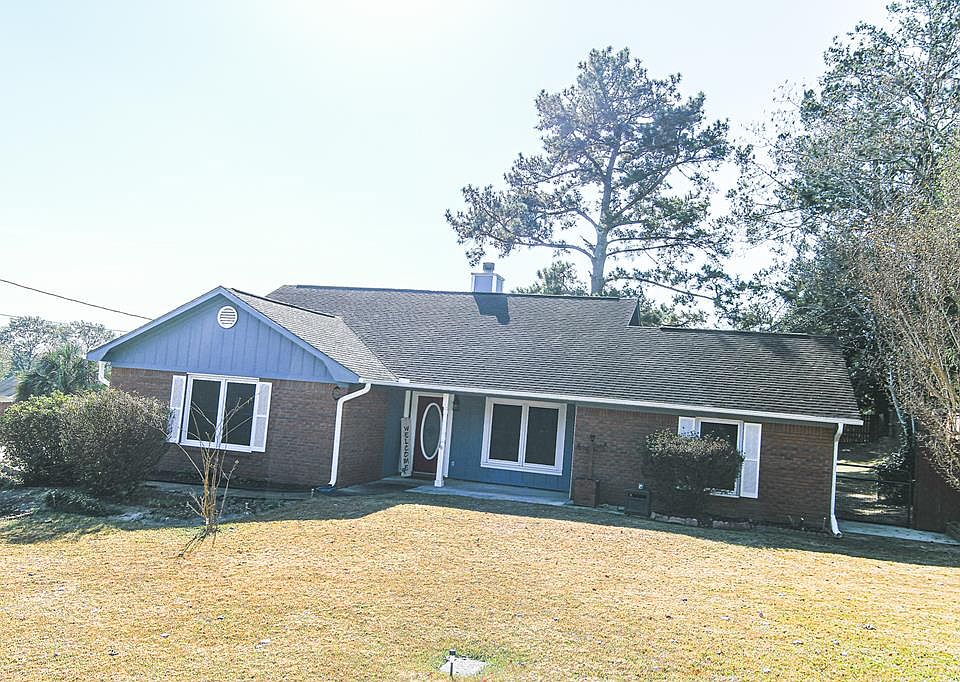 1st image of 104 Rolling Pines Dr