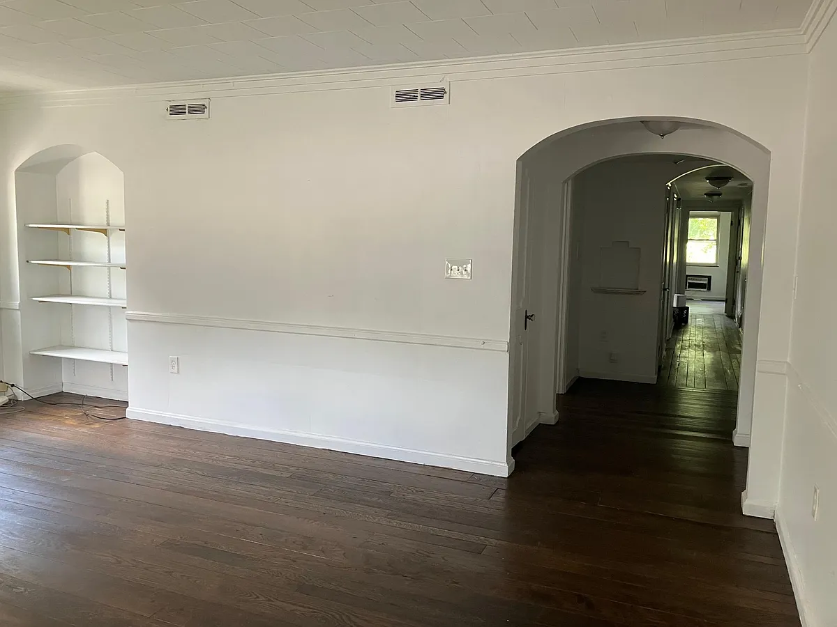 Building Photo - 877 Ludlow Ave #1