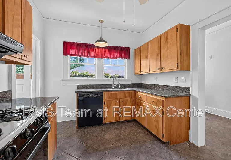 582 Clifton Rd NE — Photo 21