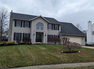 1128 Sharonbrook Dr, Twinsburg, OH 44087
