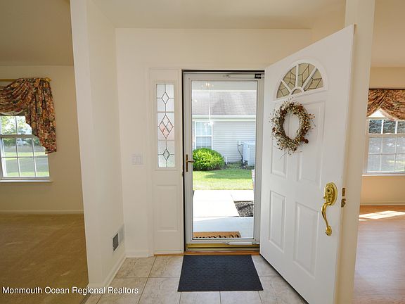 4th image of 3612 Vicari Ave