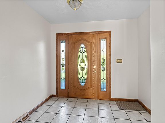 3rd image of 1606 Fordham Cir