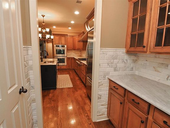 5th image of 905 Hoyahka St