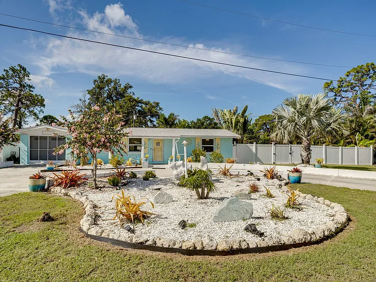 1900 Neptune Dr #ID1546047P — Photo 19