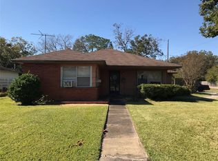 902 S 2nd St, La Porte, TX 77571