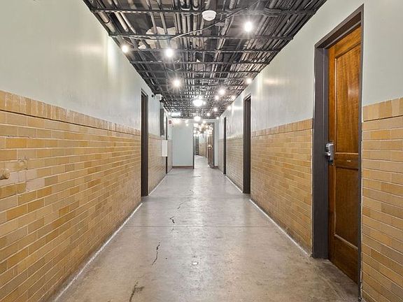 2nd image of 202 Steeples Blvd #202