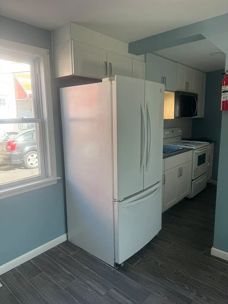 3 bed, $1,400 — Photo 1