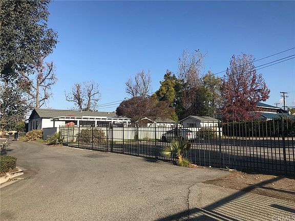 4th image of 1976 N Orange Grove Ave