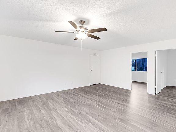 5th image of 217 Lake Shore Ter APT 2