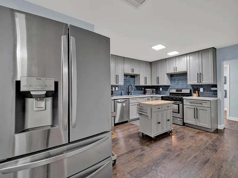 4710 Market St — Photo 6