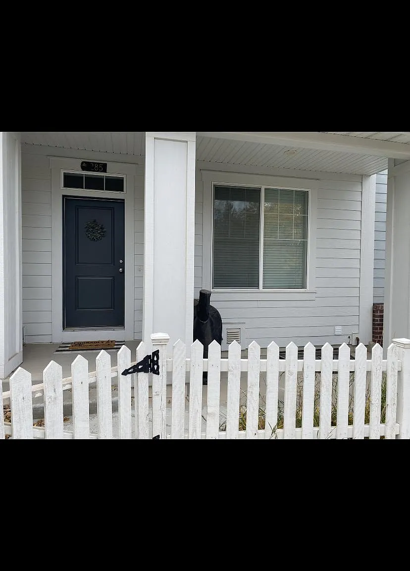 4 bed, 2219 sqft, $2,495 — Photo 3