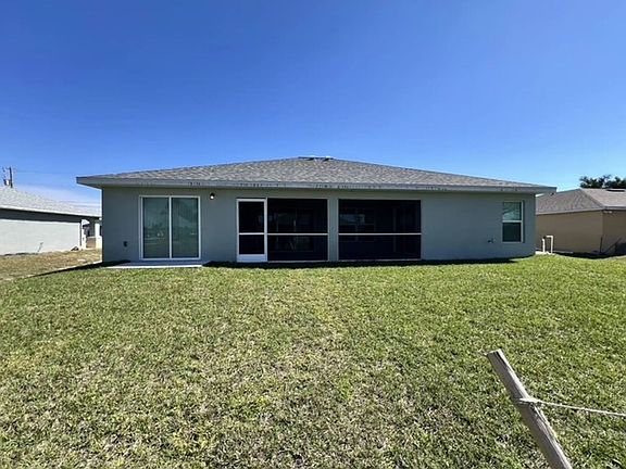 3rd image of 2152 NW 21st Pl