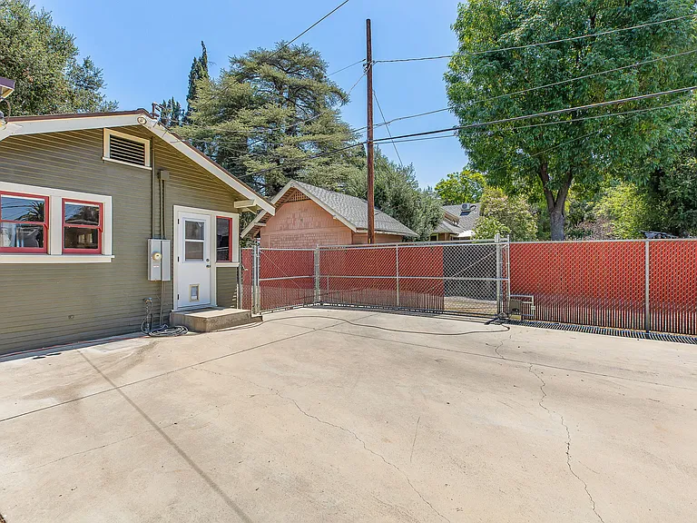 3844 Linwood Pl — Photo 31