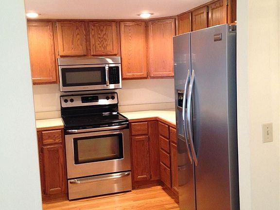 4th image of 14418 Hascall Cir