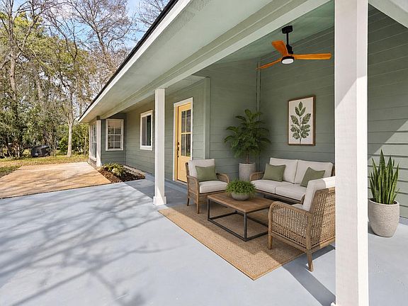 3rd image of 24518 Sunny Glen Dr