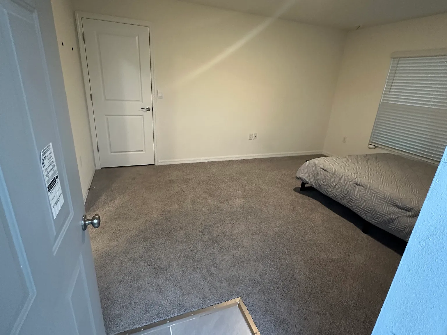 Studio, 300 sqft, $1,200 — Photo 2