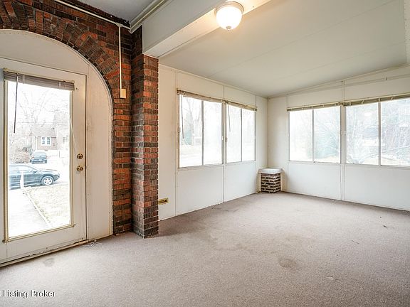2nd image of 1889 Richmond Dr
