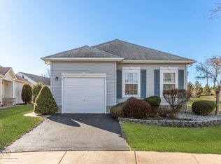 8 Saxony Cir, Manchester, NJ 08759