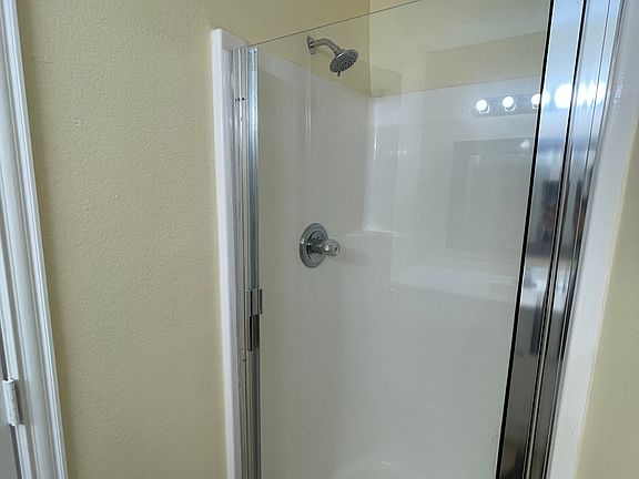 4th image of 2032 Lake Pointe Dr