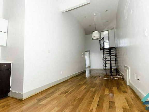 5th image of 242 Troutman St #5T