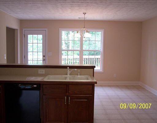 breakfast area with breakfast bar
