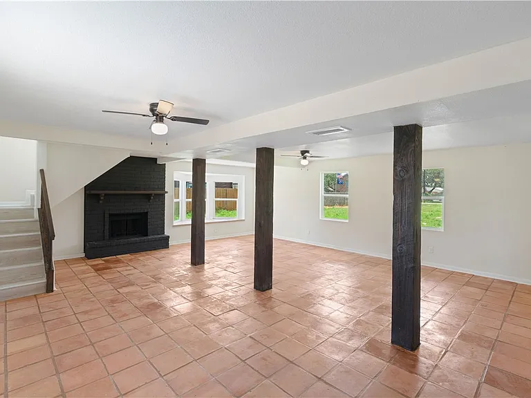 321 Clearview Dr — Photo 6