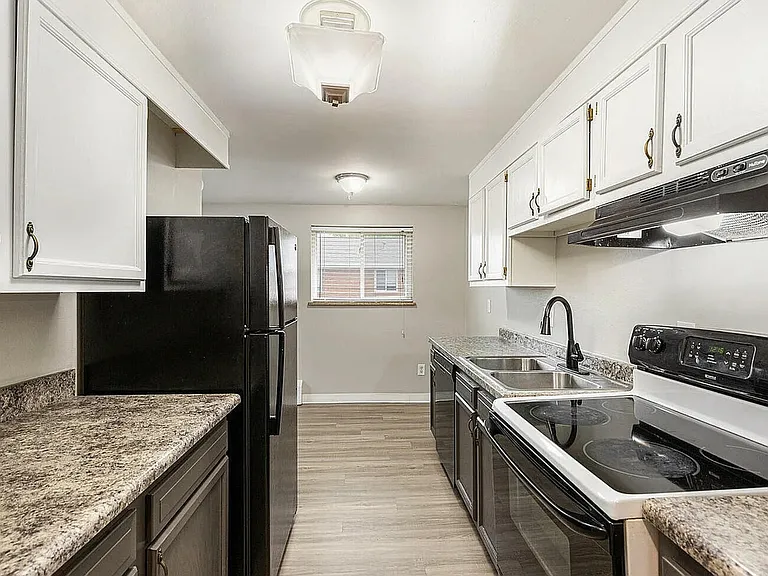 1150 S Allison St — Photo 9