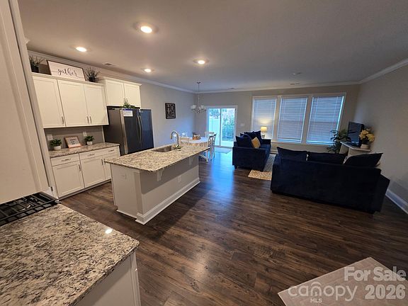 2nd image of 592 Altamonte Dr
