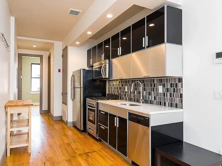 76 George St #2A — Photo 3