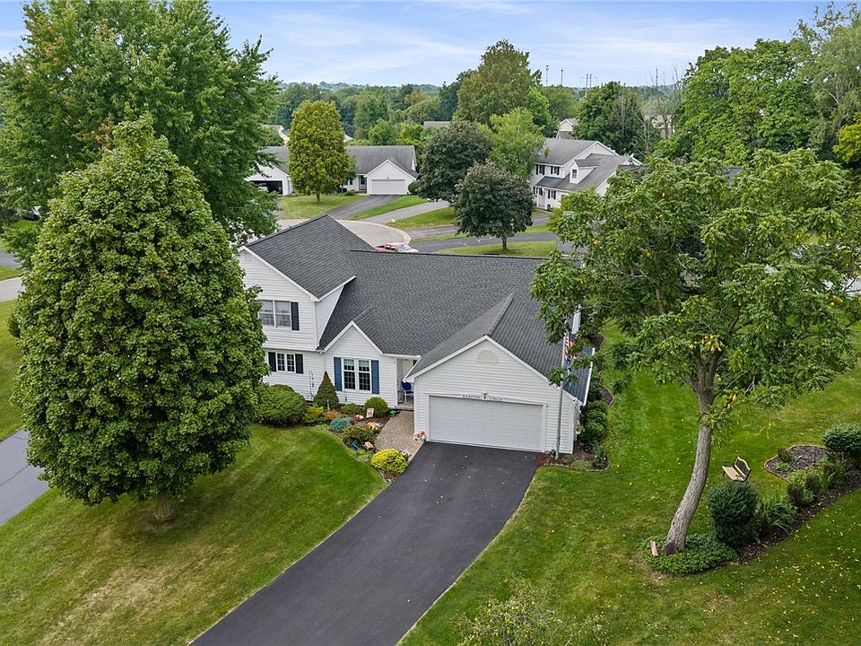 1st image of 2 Hampton Cir