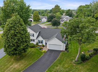 2 Hampton Cir, Fairport, NY 14450
