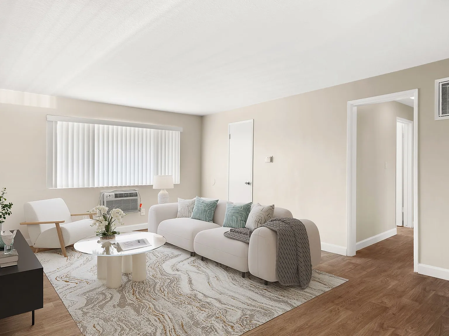 Canoga Variel Apartments- Canoga Park, CA — Photo 3