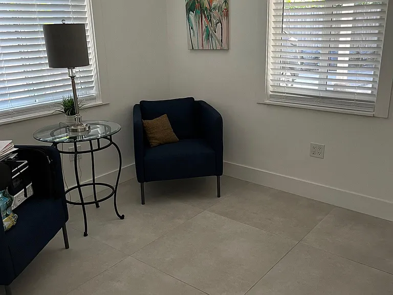701 SW 9th Ave — Photo 10