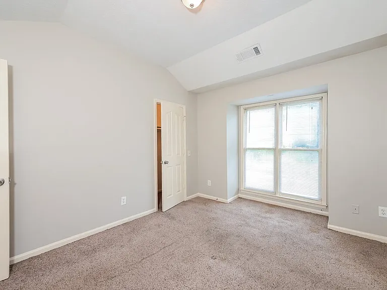 5353 Ridgemere Ct — Photo 9