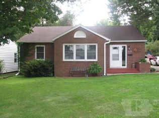 521 W 18th St, Carroll, IA 51401
