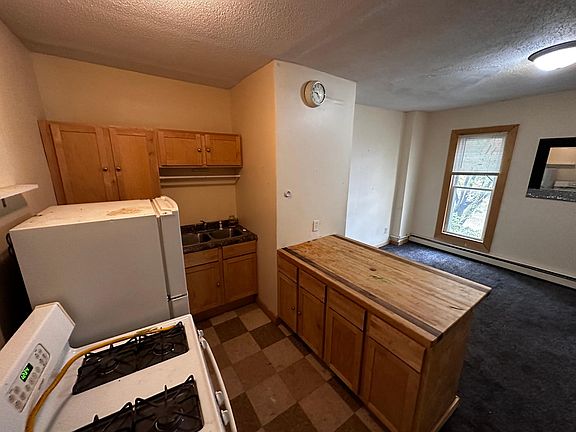 3rd image of 602 Mendota St #5