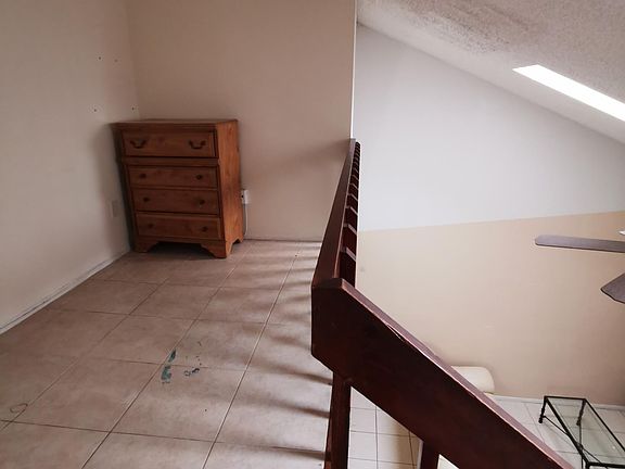 4th image of 2731 Gray Fox Ln
