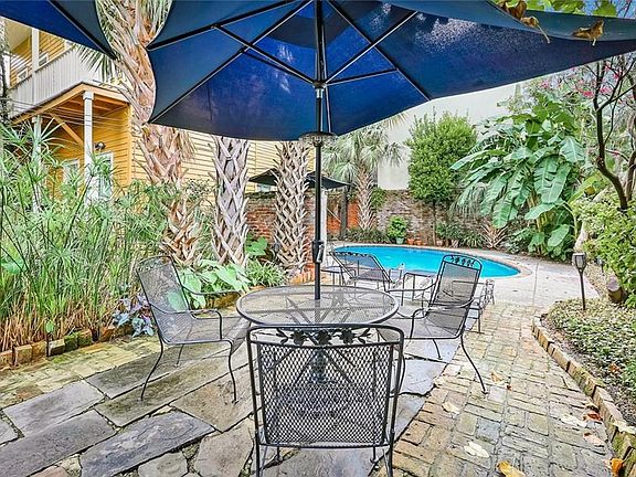 4th image of 509 Burgundy St APT 2
