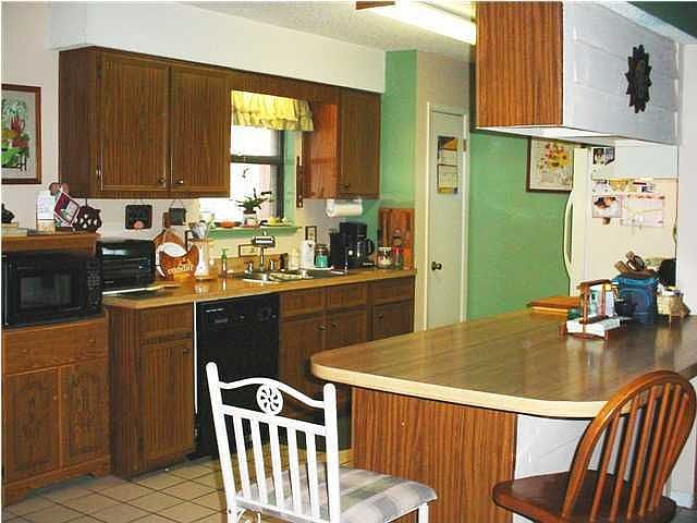 2nd image of 708 Colchester Ct