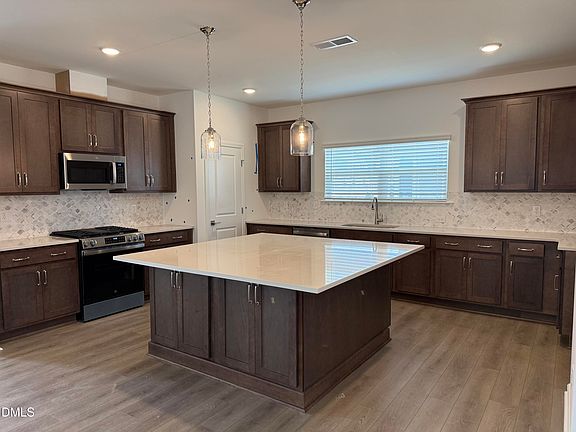 2nd image of 2844 Quarry Rd #173