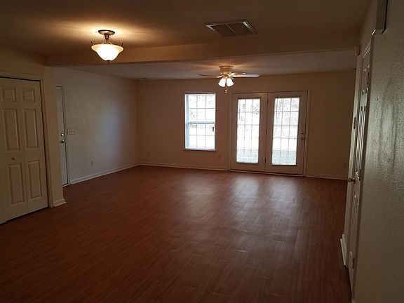 5th image of 3932 Webb Oaks Ct