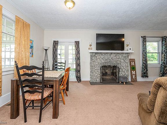 5th image of 1005 S Freedom Ave
